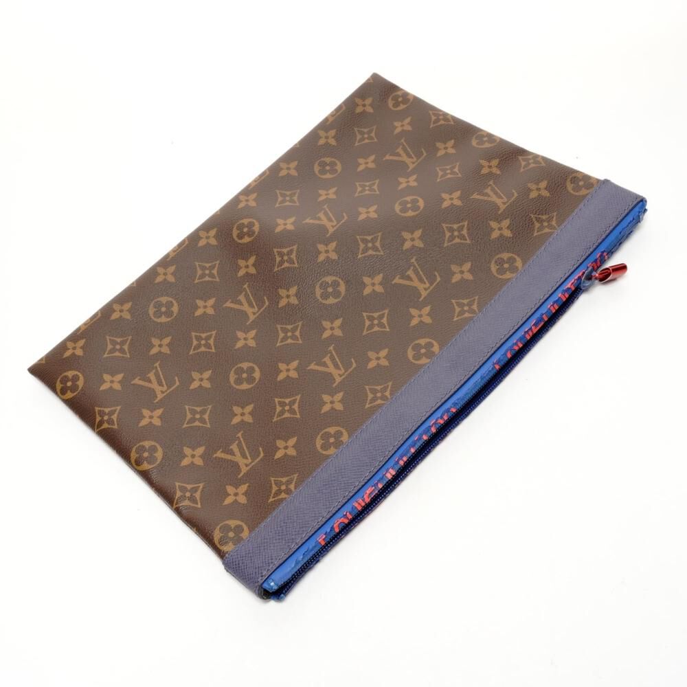 Louis Vuitton Clutch