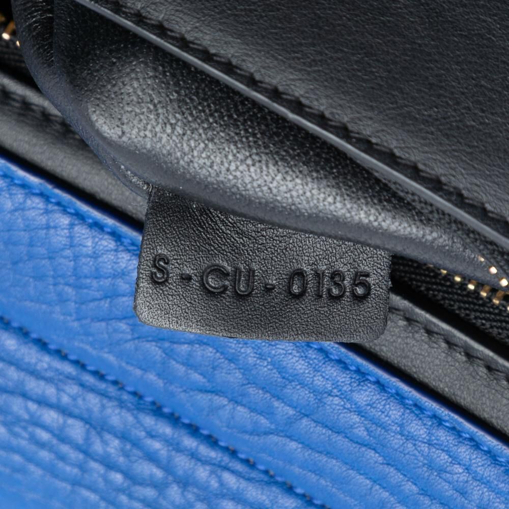 C&eacute;line Trapeze