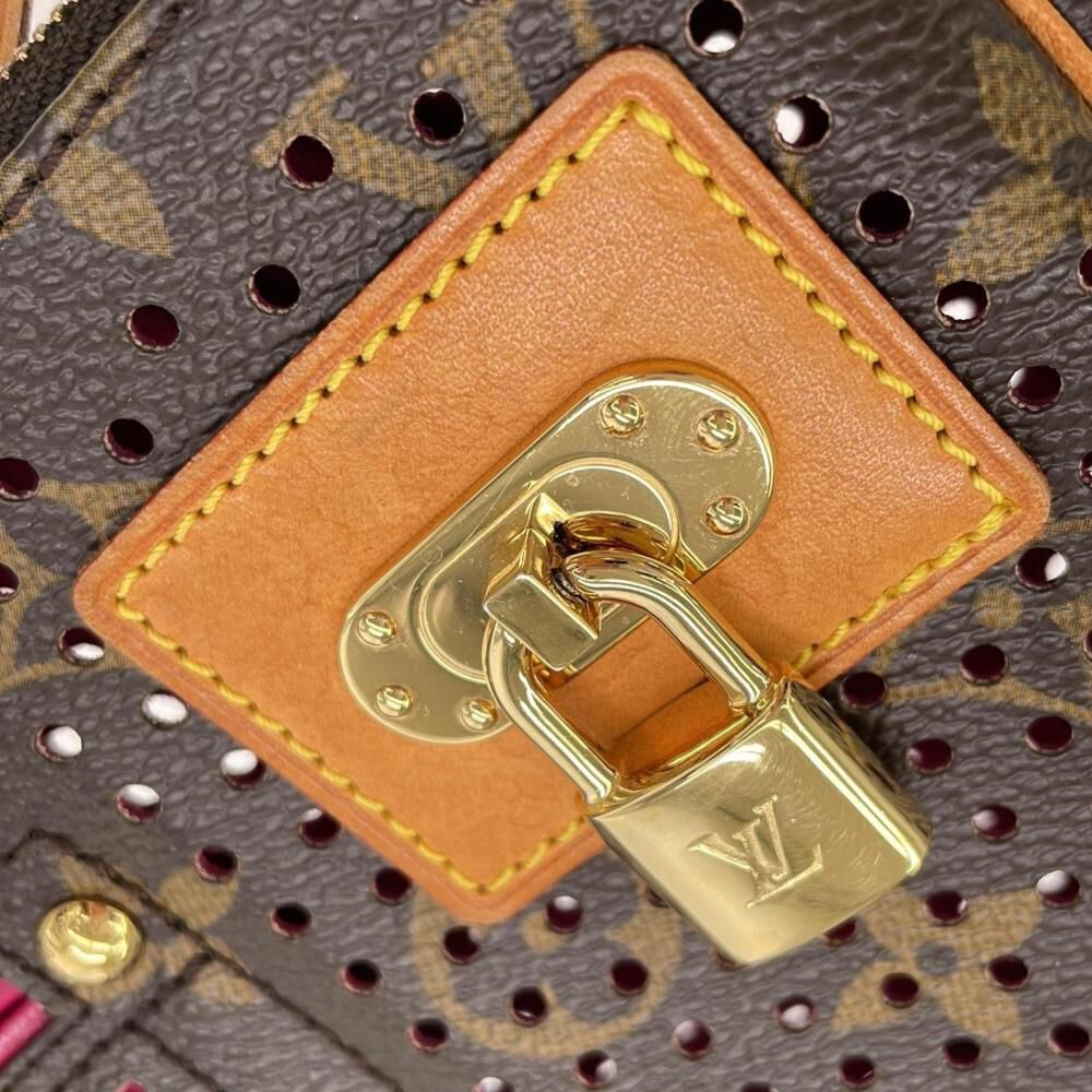 Louis Vuitton Pochette Accessoires