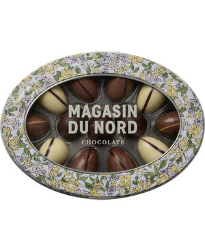 OVAL P&Aring;SKE&AElig;SKE m/ 13 fyldte chokolade&aelig;g