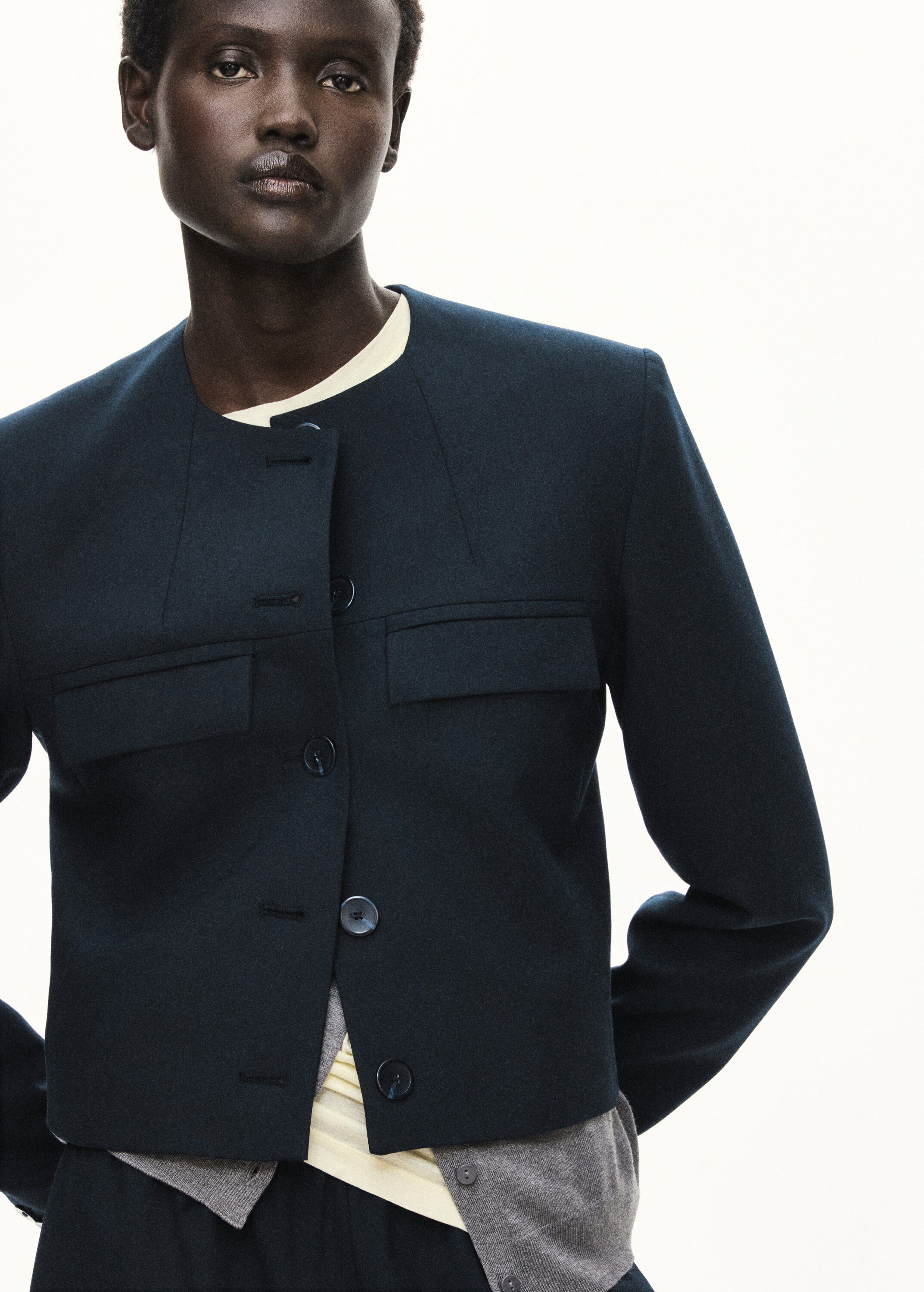 Straight blazer with flap pockets