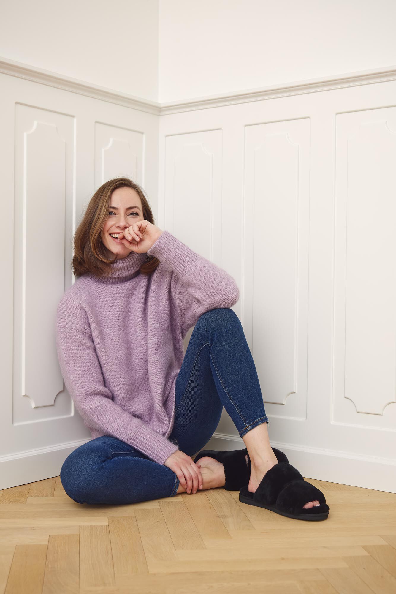 Slippers Straps (of 100% New Zealand Sheepskin) Black