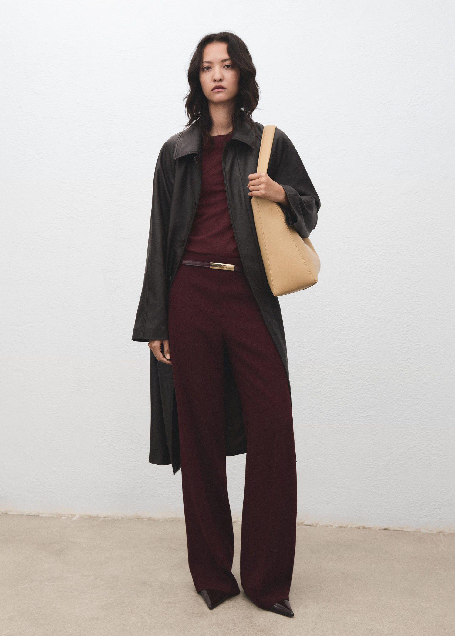 Long-sleeved fine-knit sweater