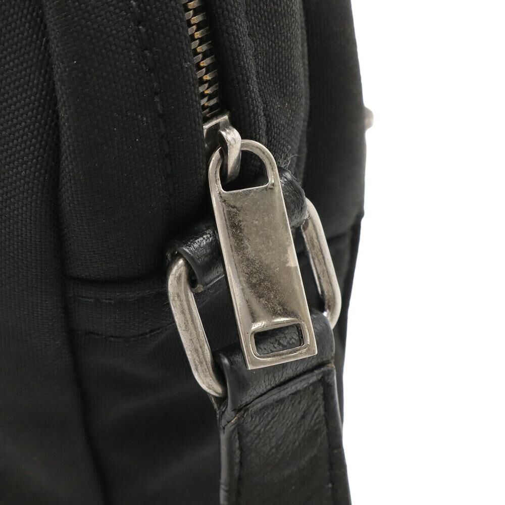 Yves Saint Laurent Shoulder Bag