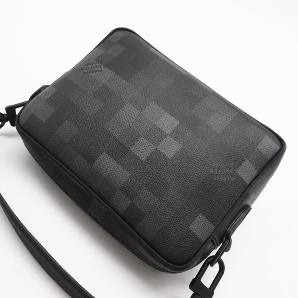 Louis Vuitton Shoulder Bags
