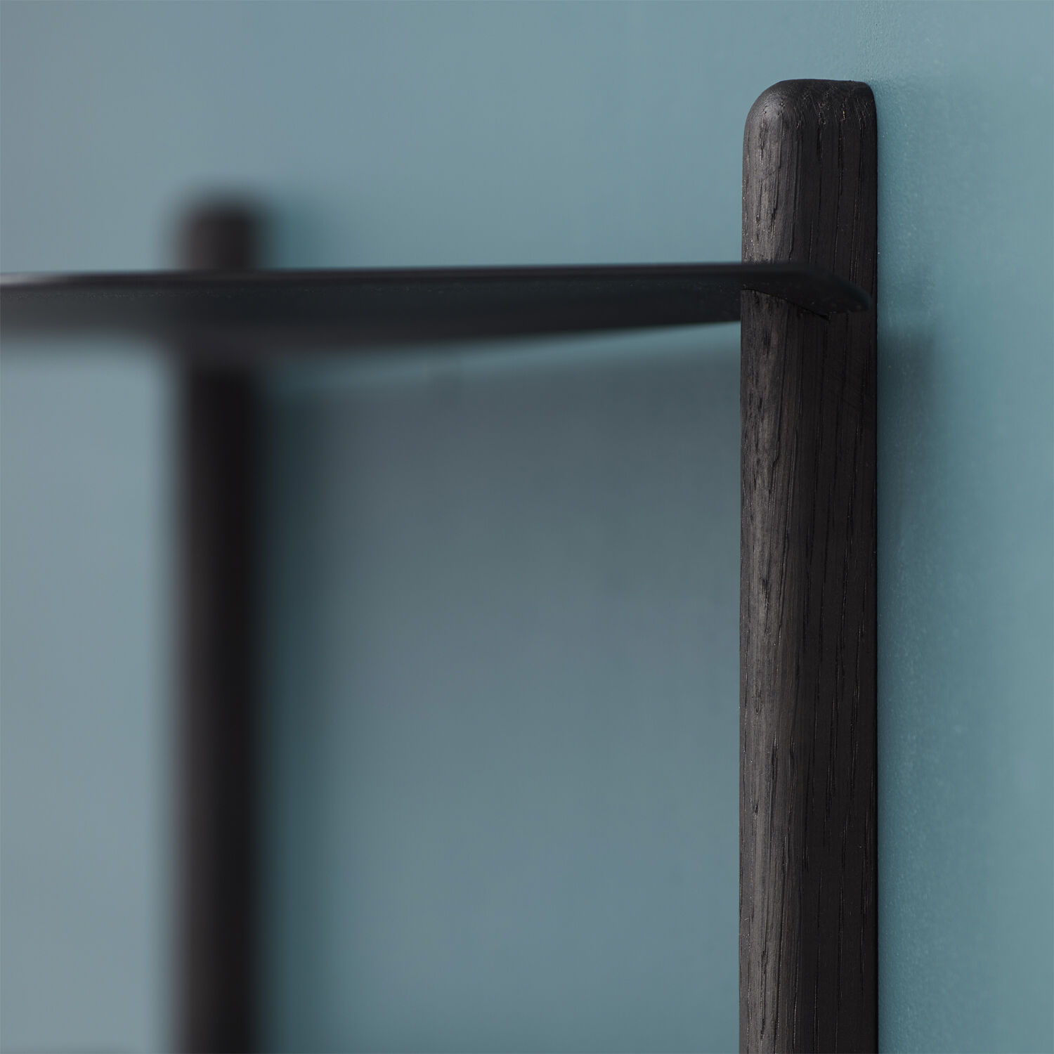 NIVO A Black Oak Black