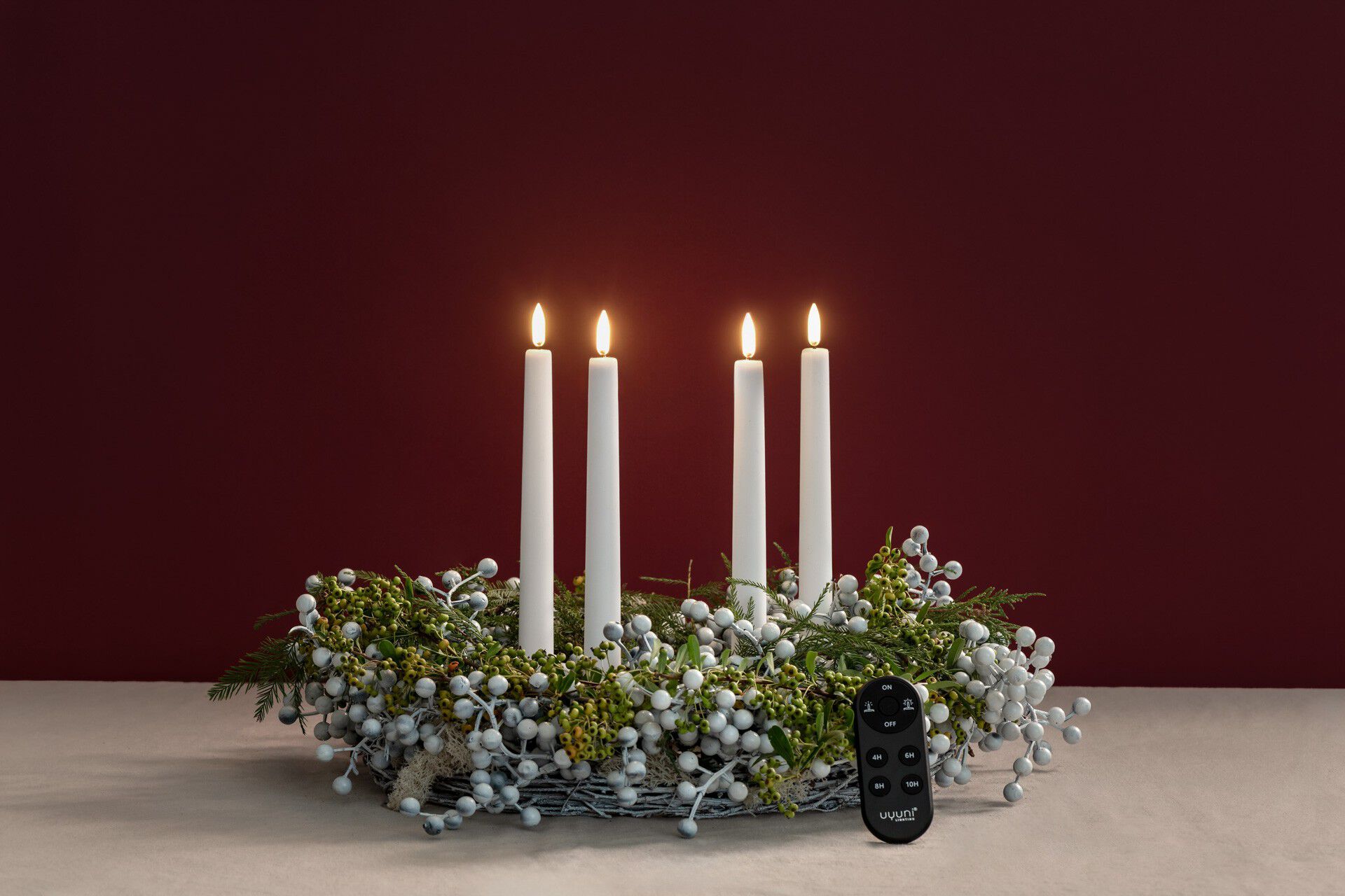 Giftbox w. spike, remote, LED taper candle, Nordic White, sm