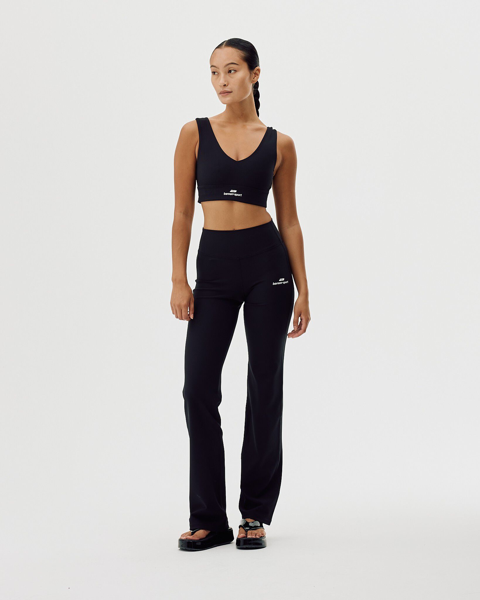 Wmns Active V-Neck Bra