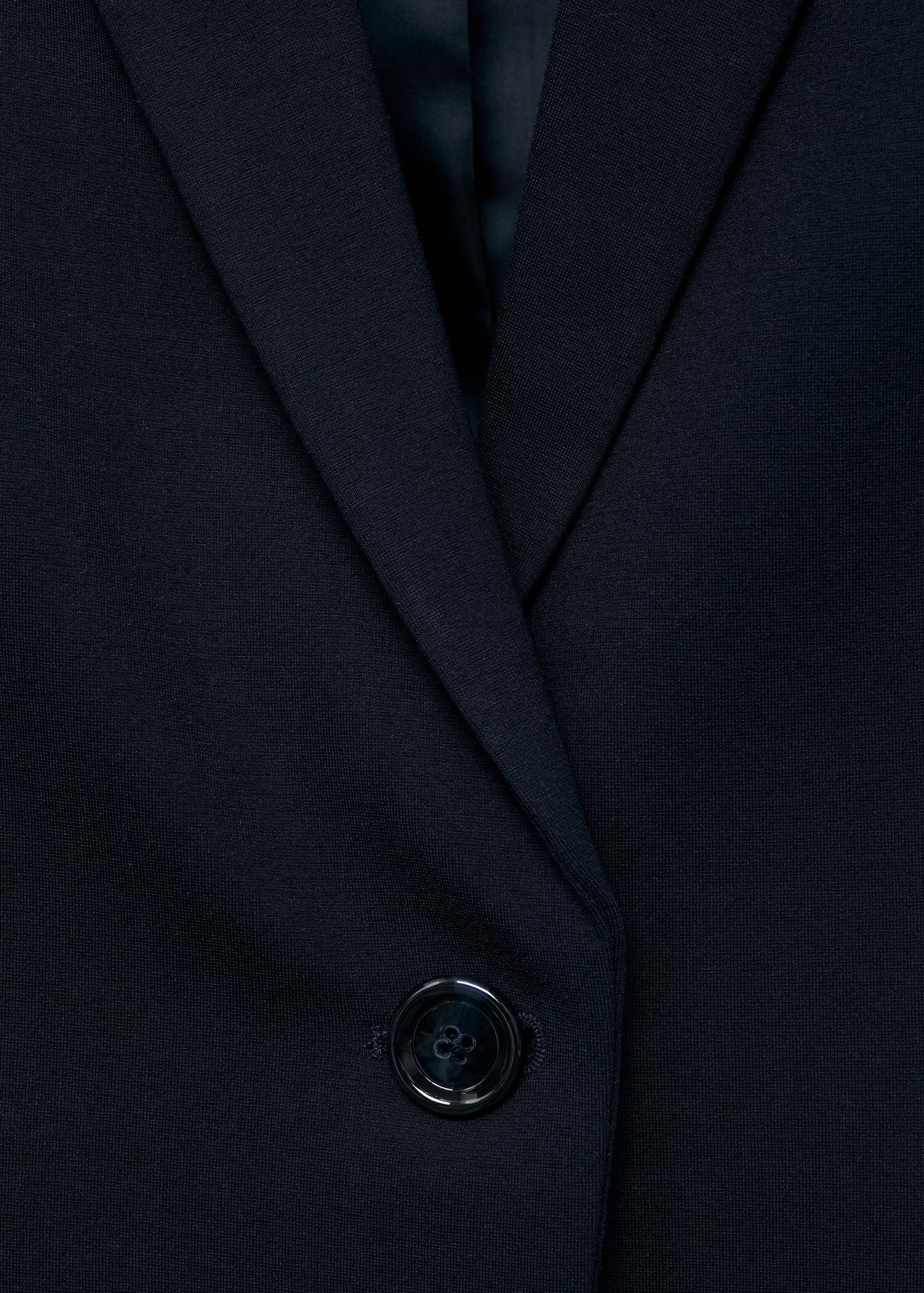 Fitted suit jacket