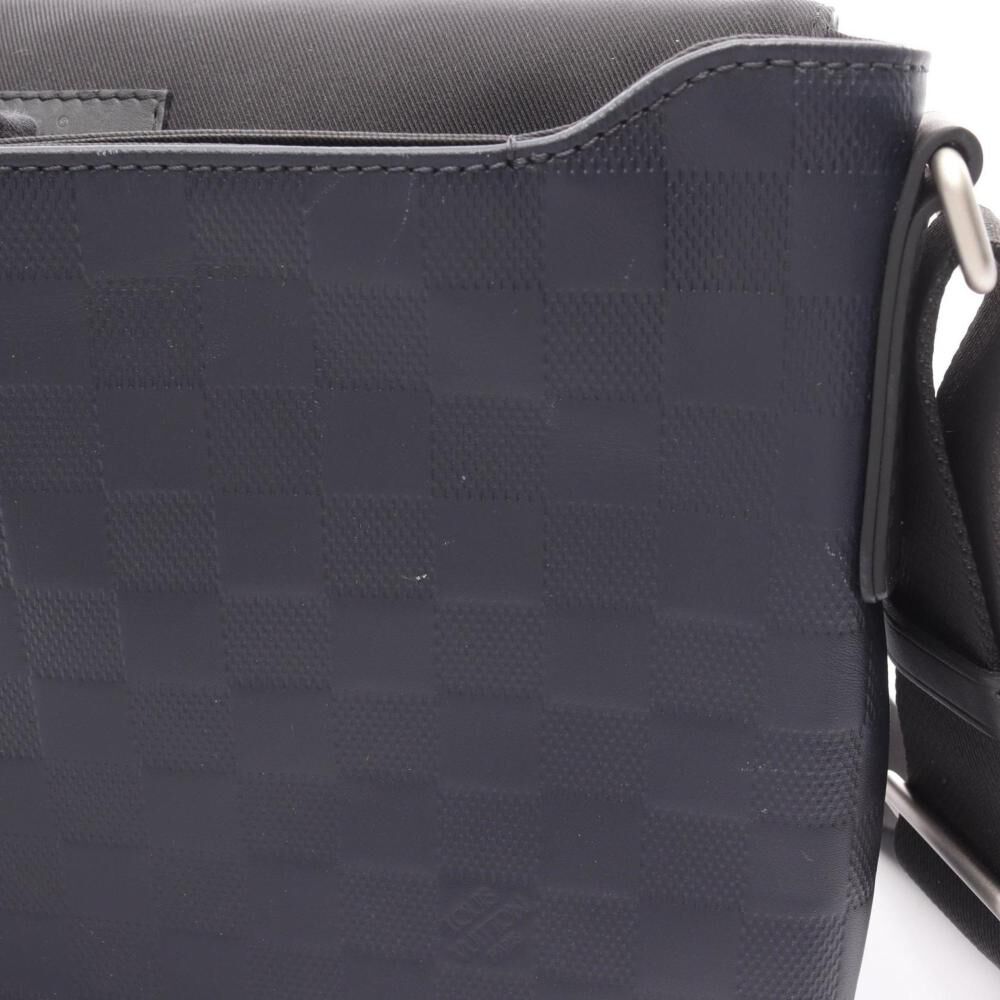 Louis Vuitton District