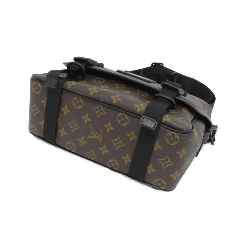 Louis Vuitton Shoulder Bags
