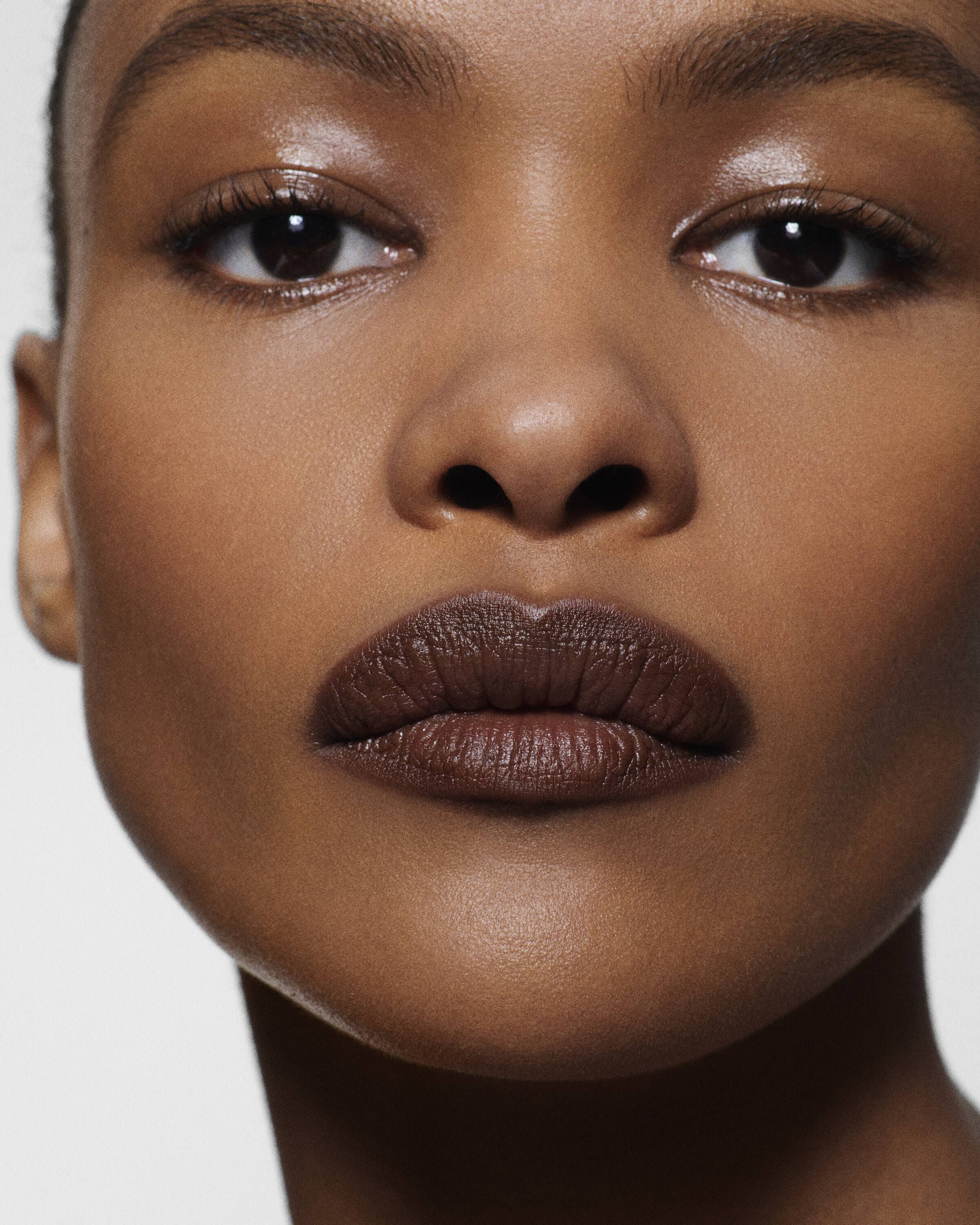 Lip Definer