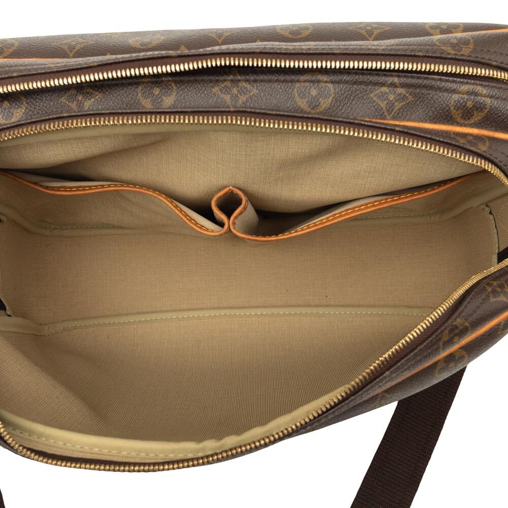 Louis Vuitton Reporter