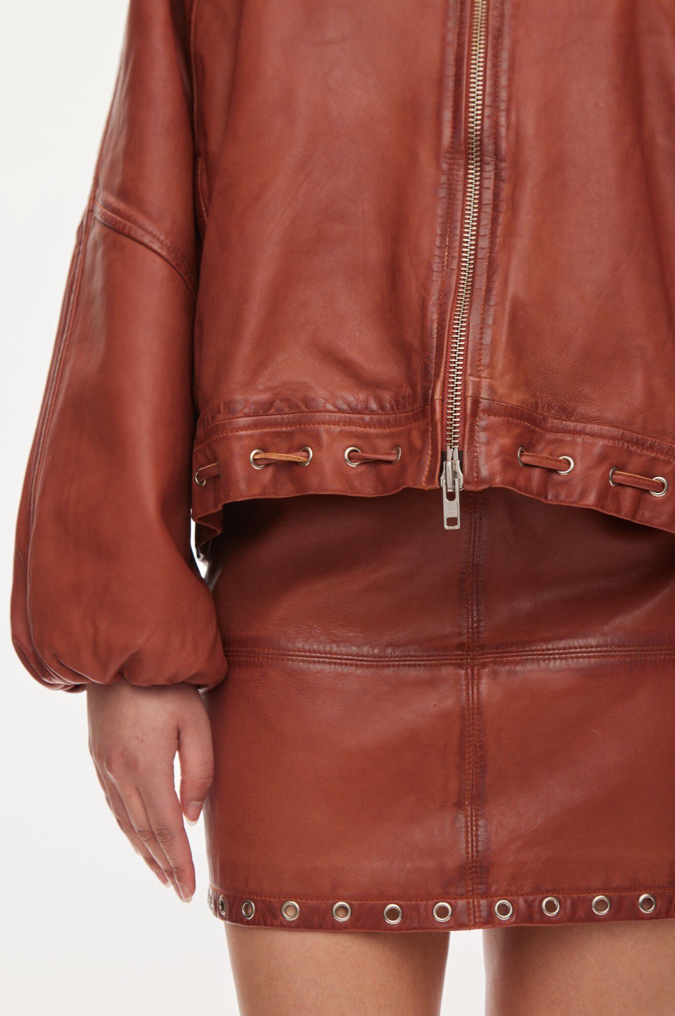 Eye leather skirt