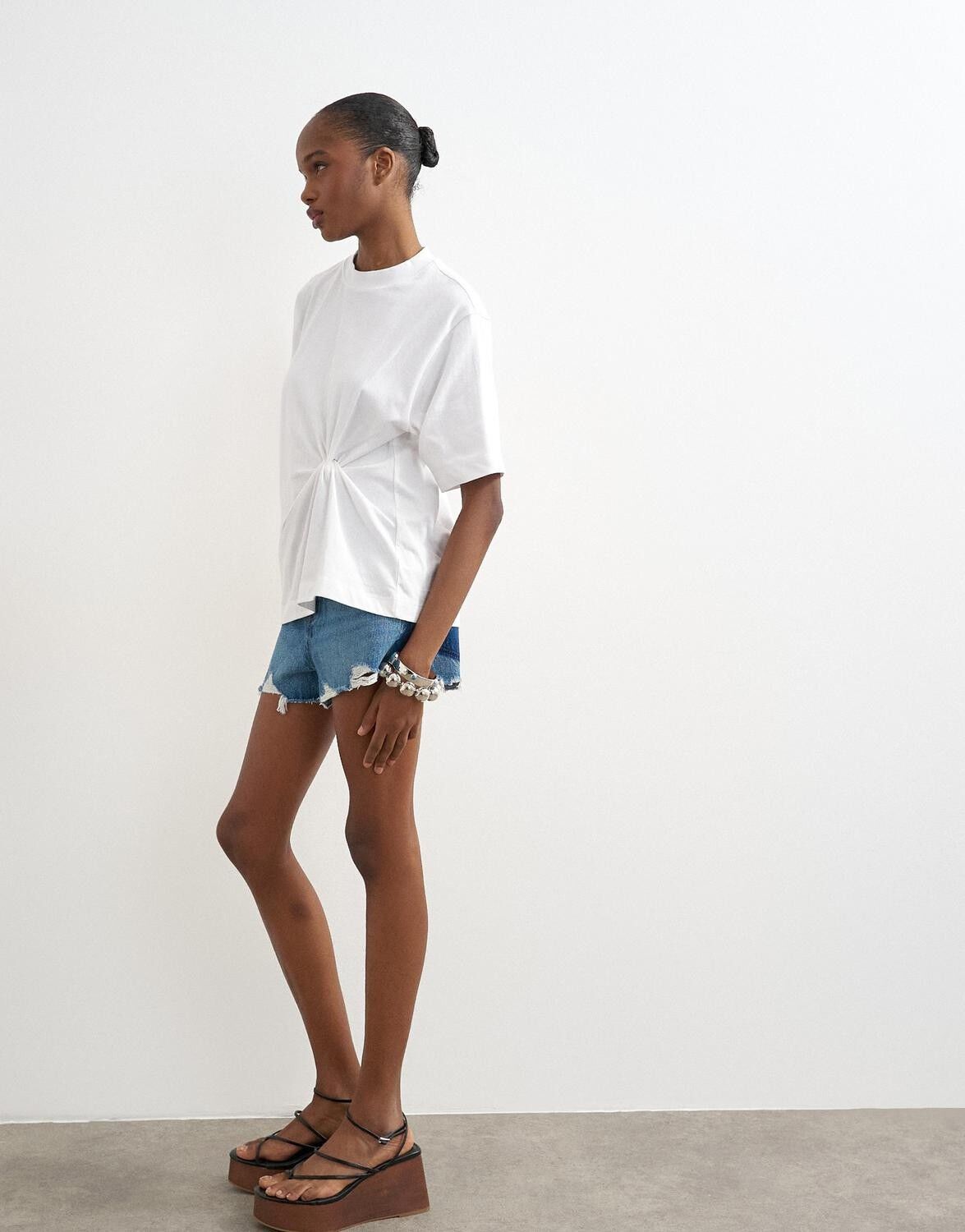 TSOLIVIA DISTRESSED DENIM SHORTS DN