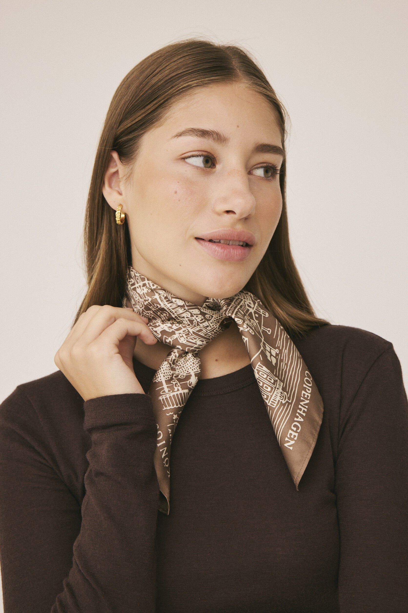 Magasin Iconic Scarf 53x53cm - 100% Silke