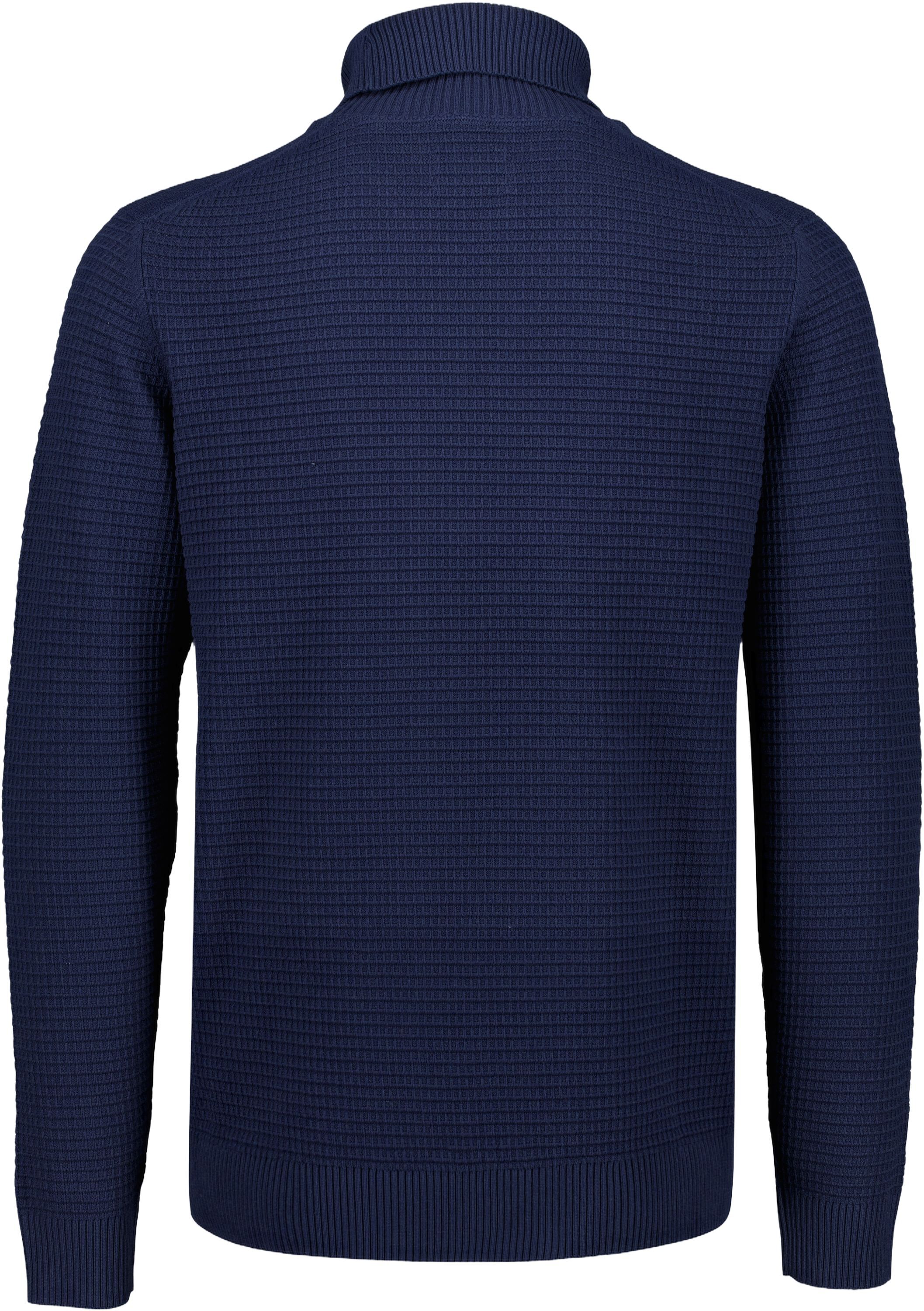 Structure roll-neck knit