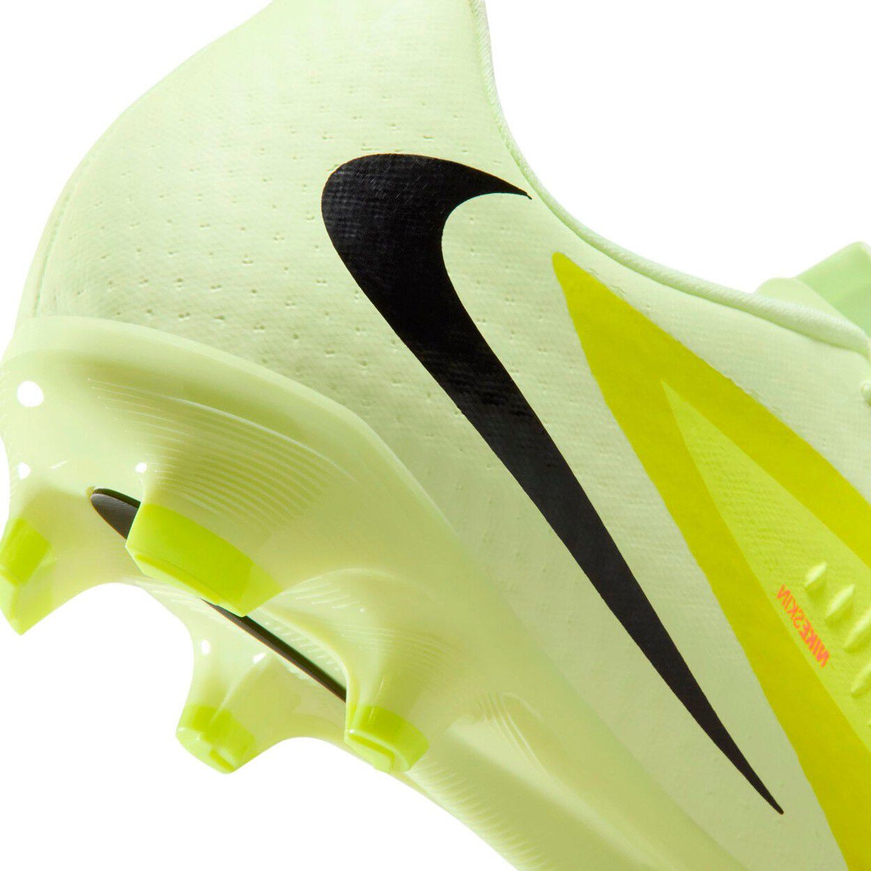 Phantom 6 FG/MG Fodboldst&oslash;vler