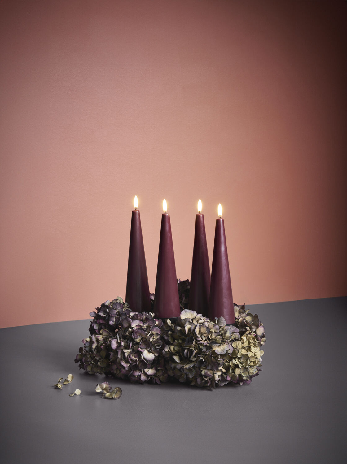 Giftbox w. spike, remote, LED cone candle, Wine red, Smooth,