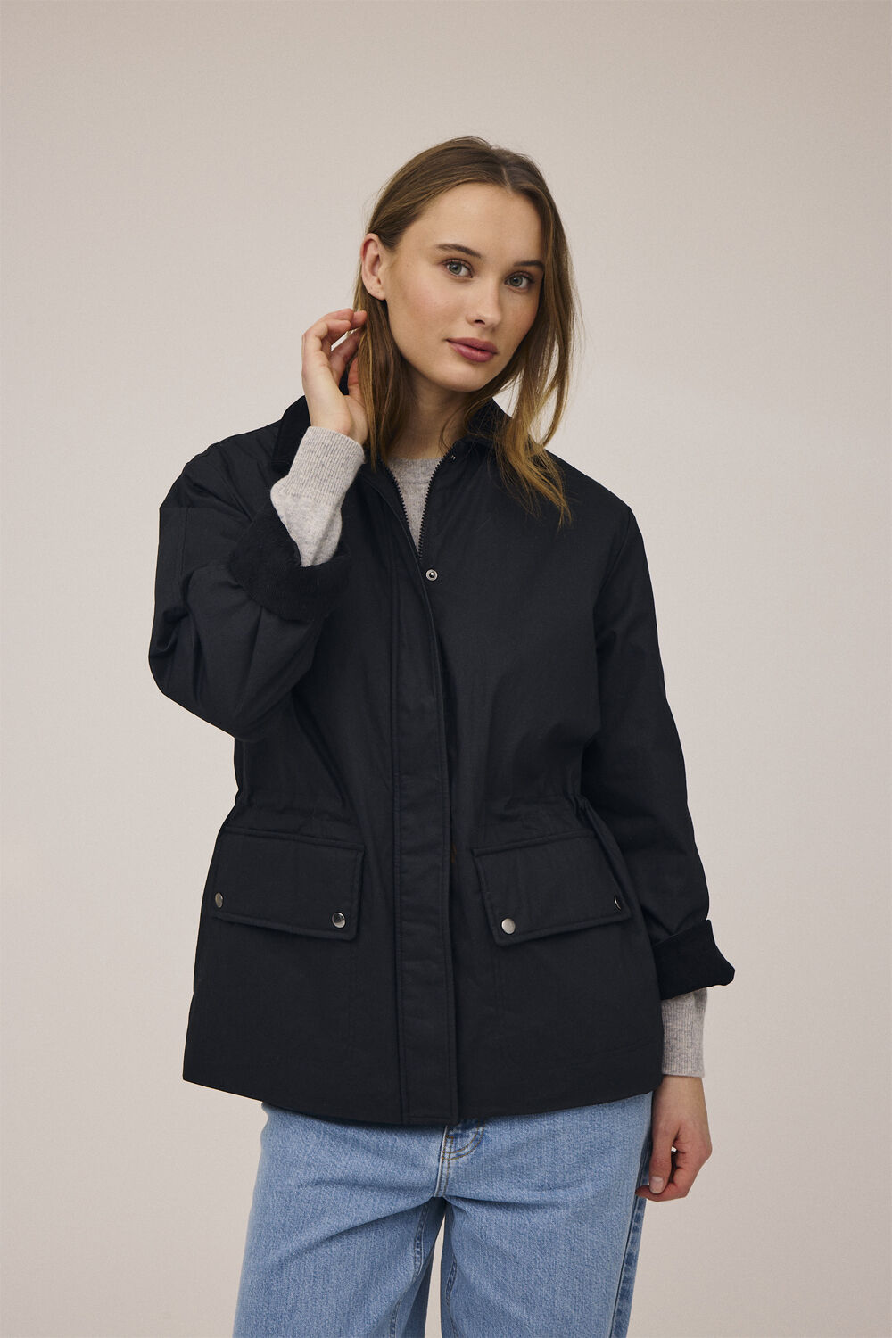 Emmy 2 coated jakke med fl&oslash;jlskanter - GRS