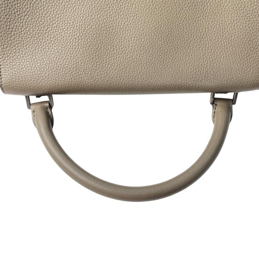 C&eacute;line Trapeze