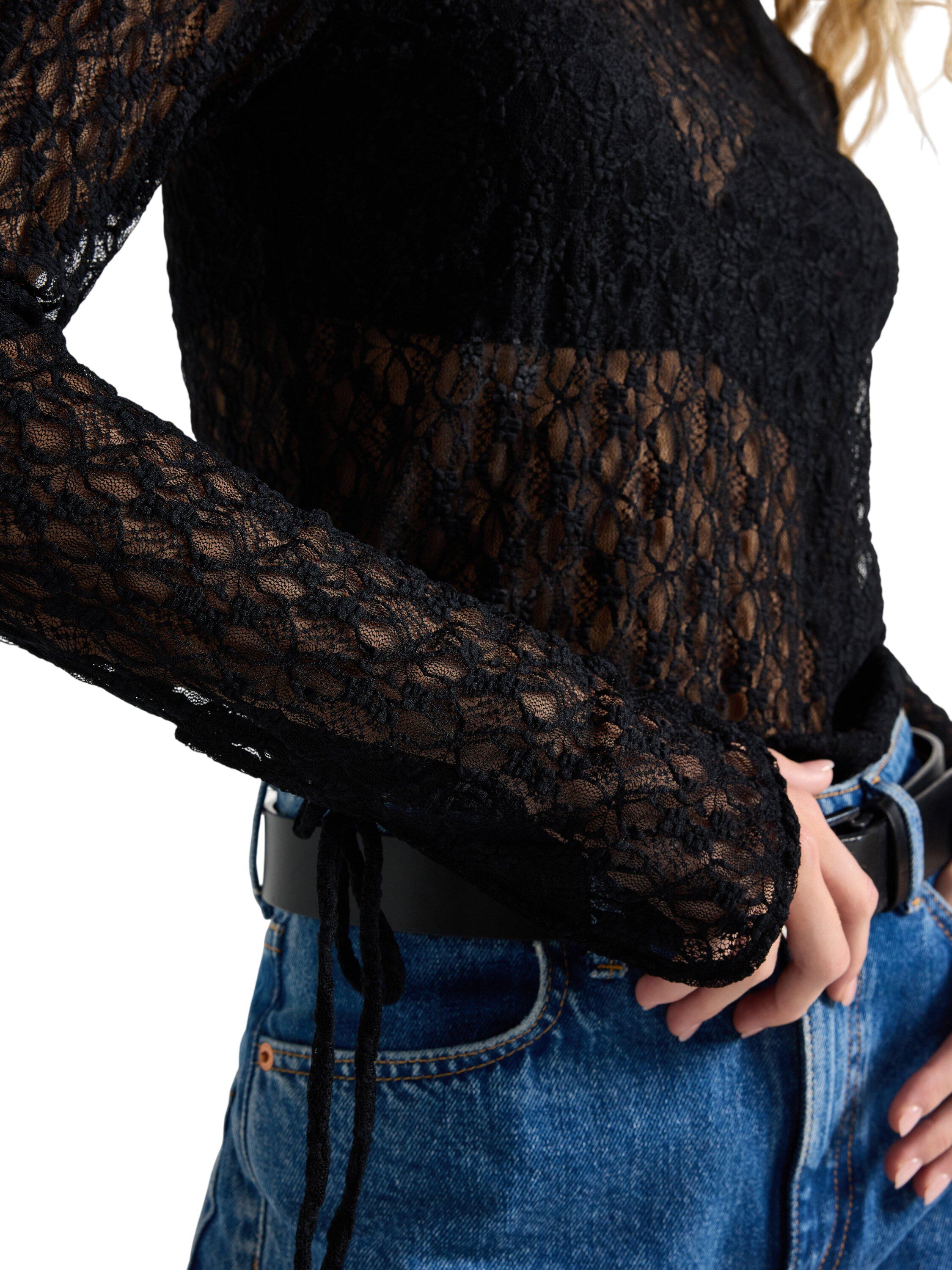 Long-sleeved lace top with tie band