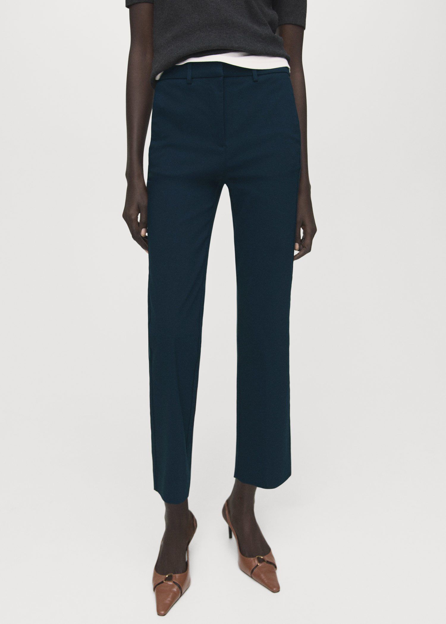 Straight-cut crop trousers