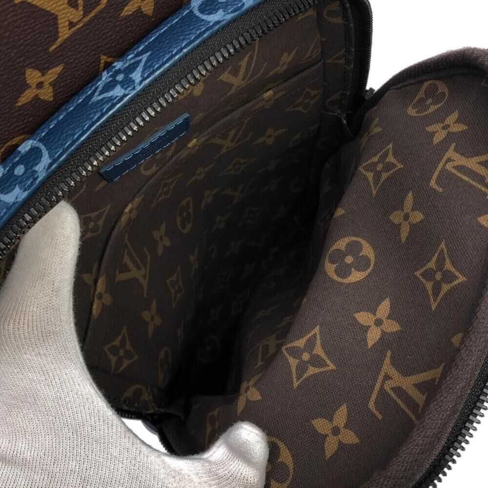 Louis Vuitton Shoulder Bags