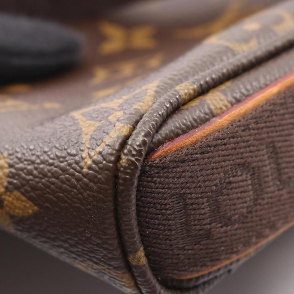 Louis Vuitton Shoulder Bags