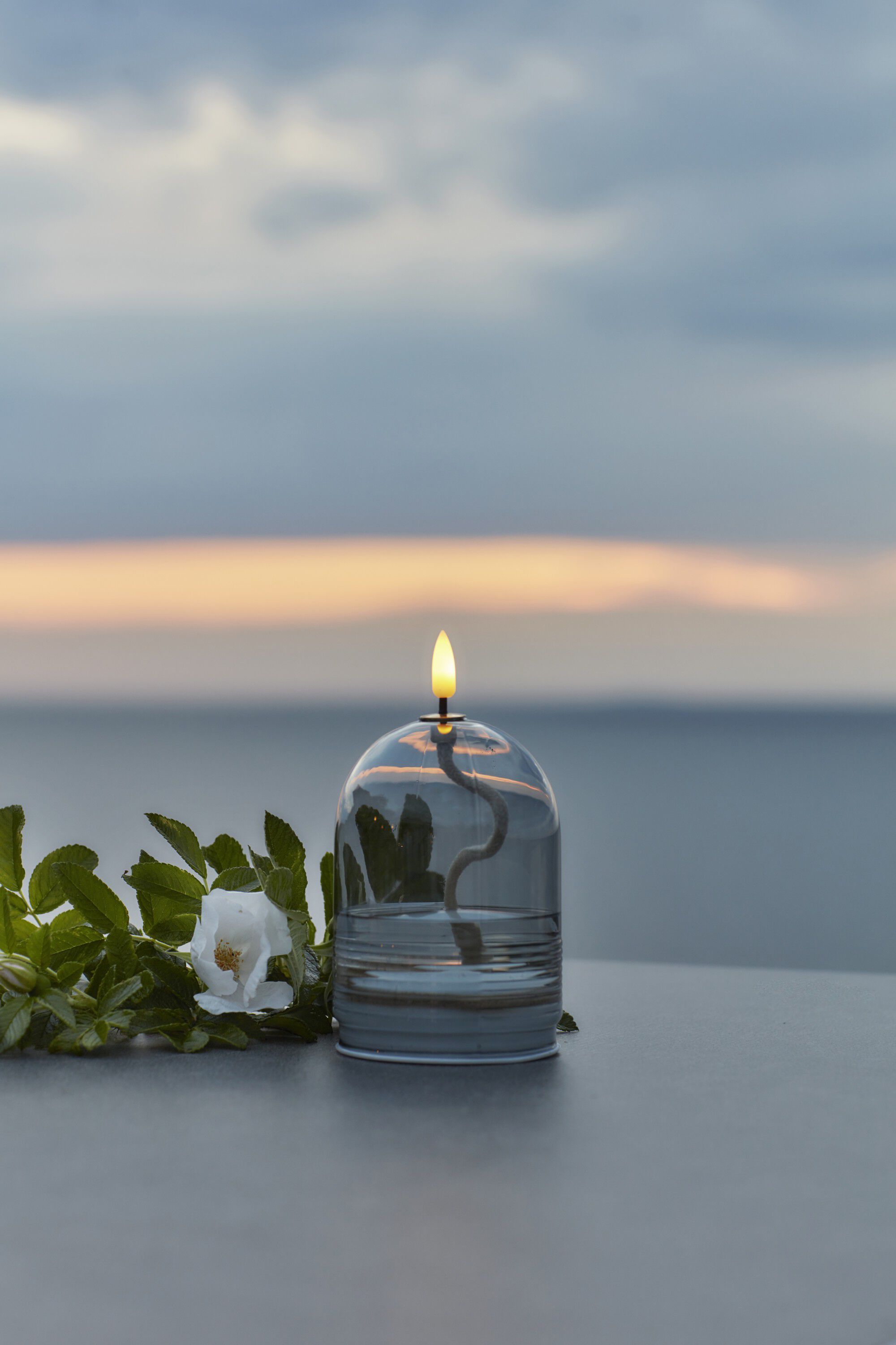 Dea &Oslash;8xH11cm, Gr&aring;, Batteri