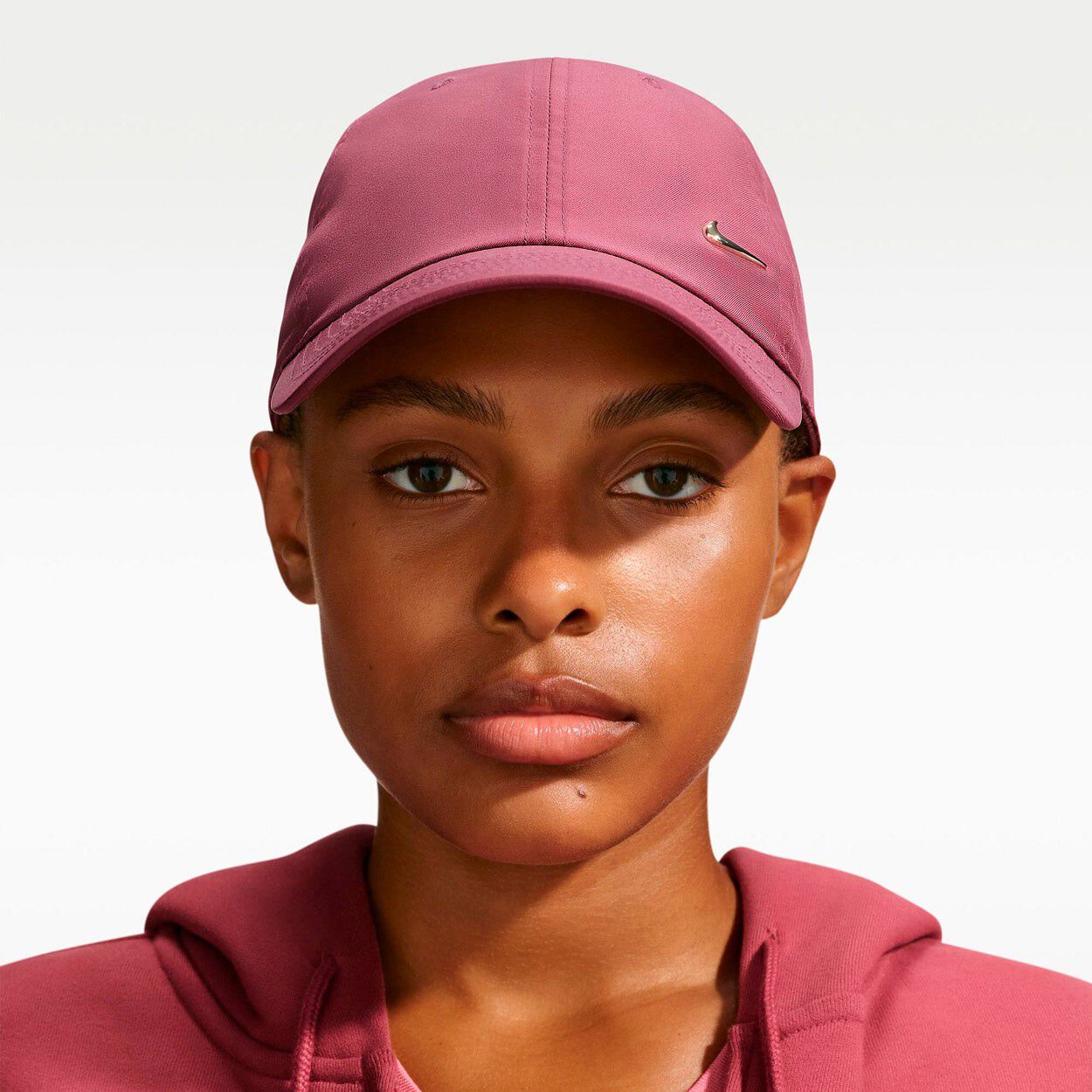 Dri-FIT Club Unstructured Metal Swoosh kasket