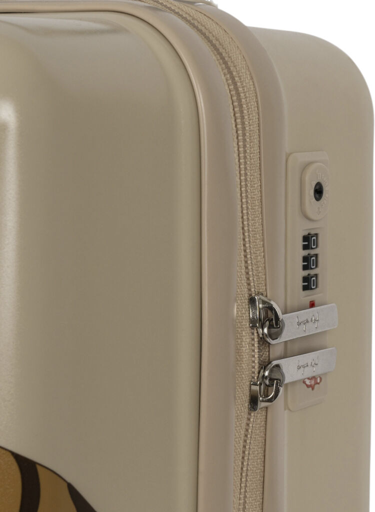 TRAVEL SUITCASE