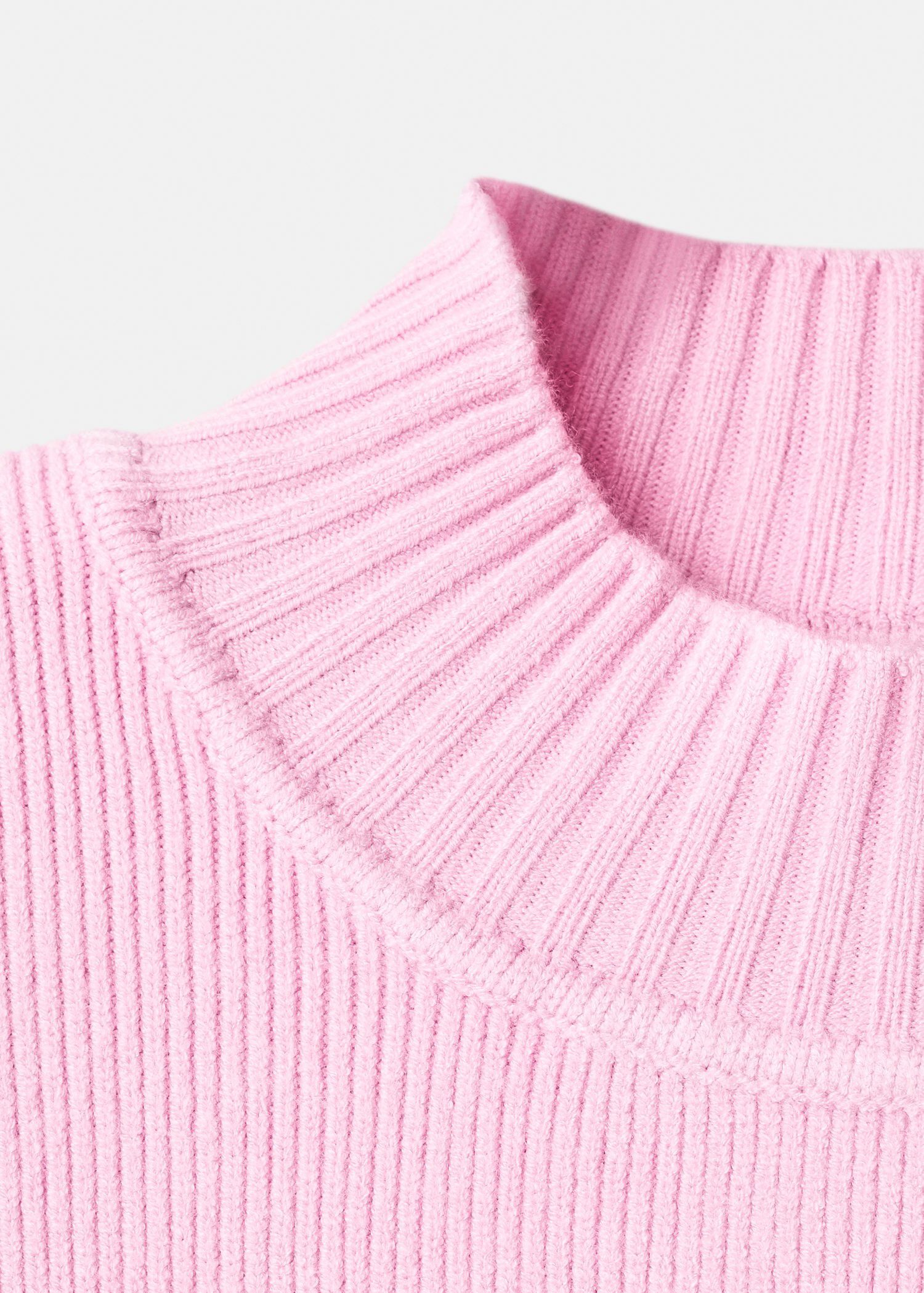 High collar sweater
