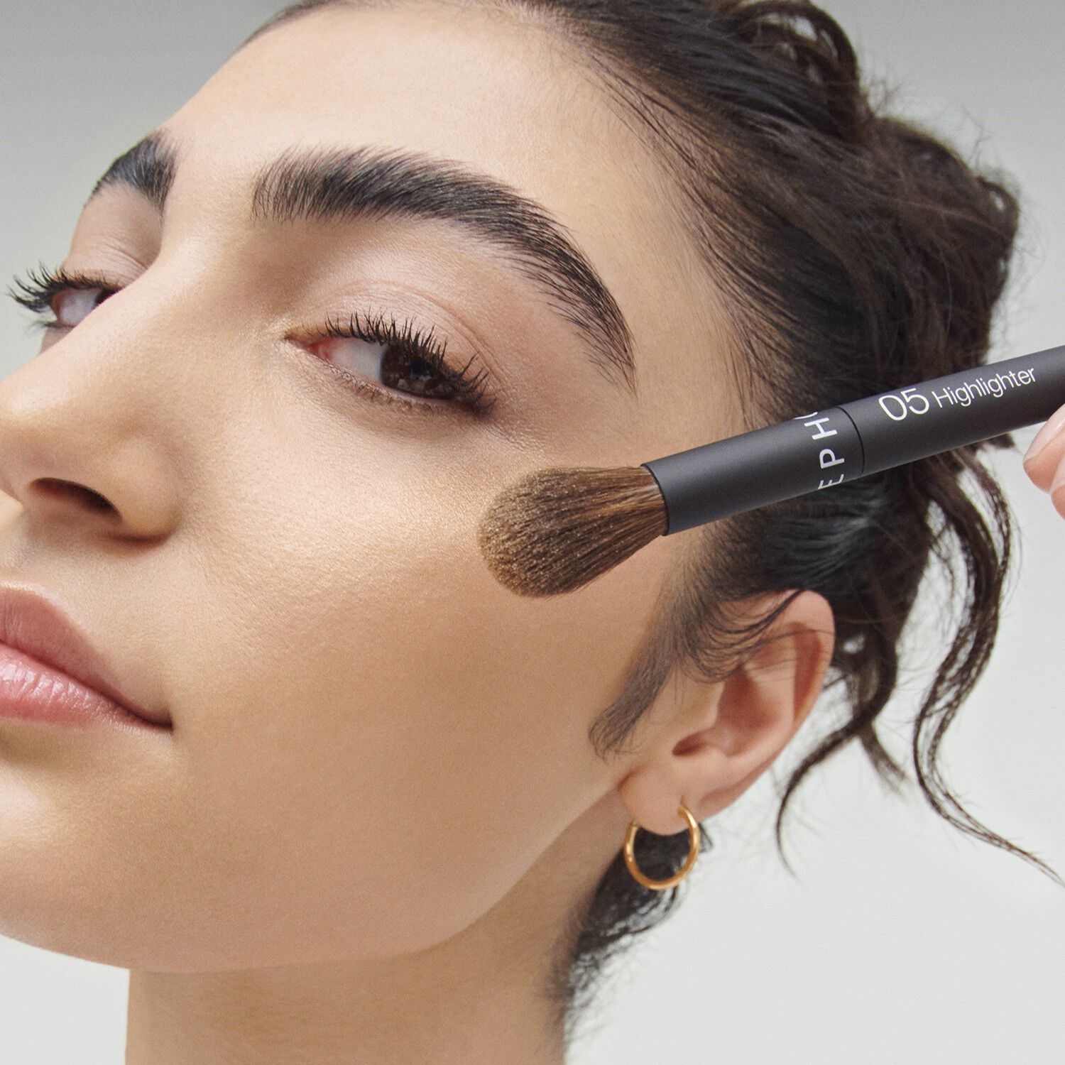 05 Highlighterpensel - Intuitiv p&aring;f&oslash;ring, perfekt finish