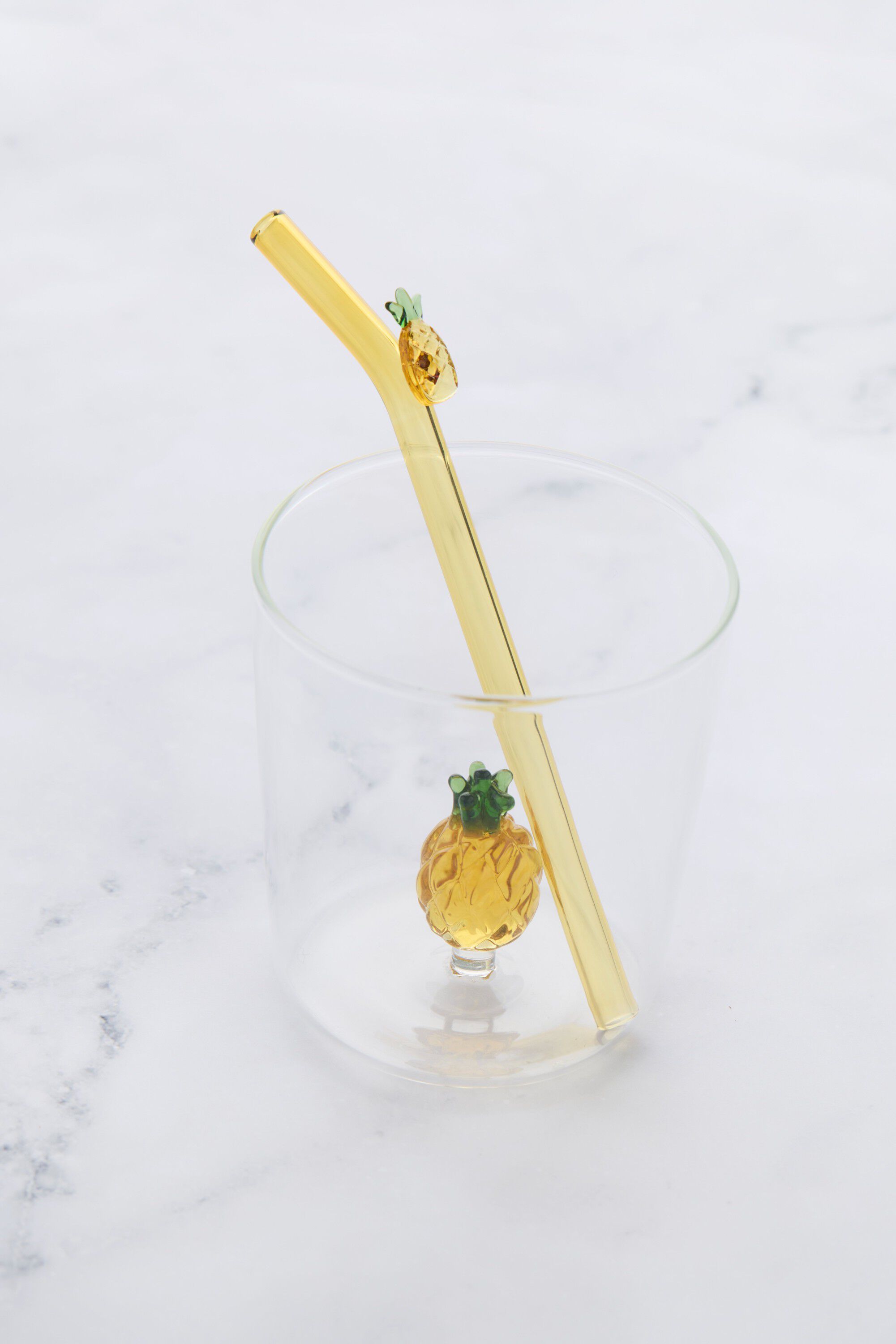 Glas medsuger&oslash;r ananas