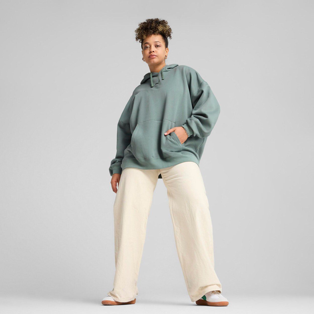 Essential Oversized H&aelig;ttetr&oslash;je