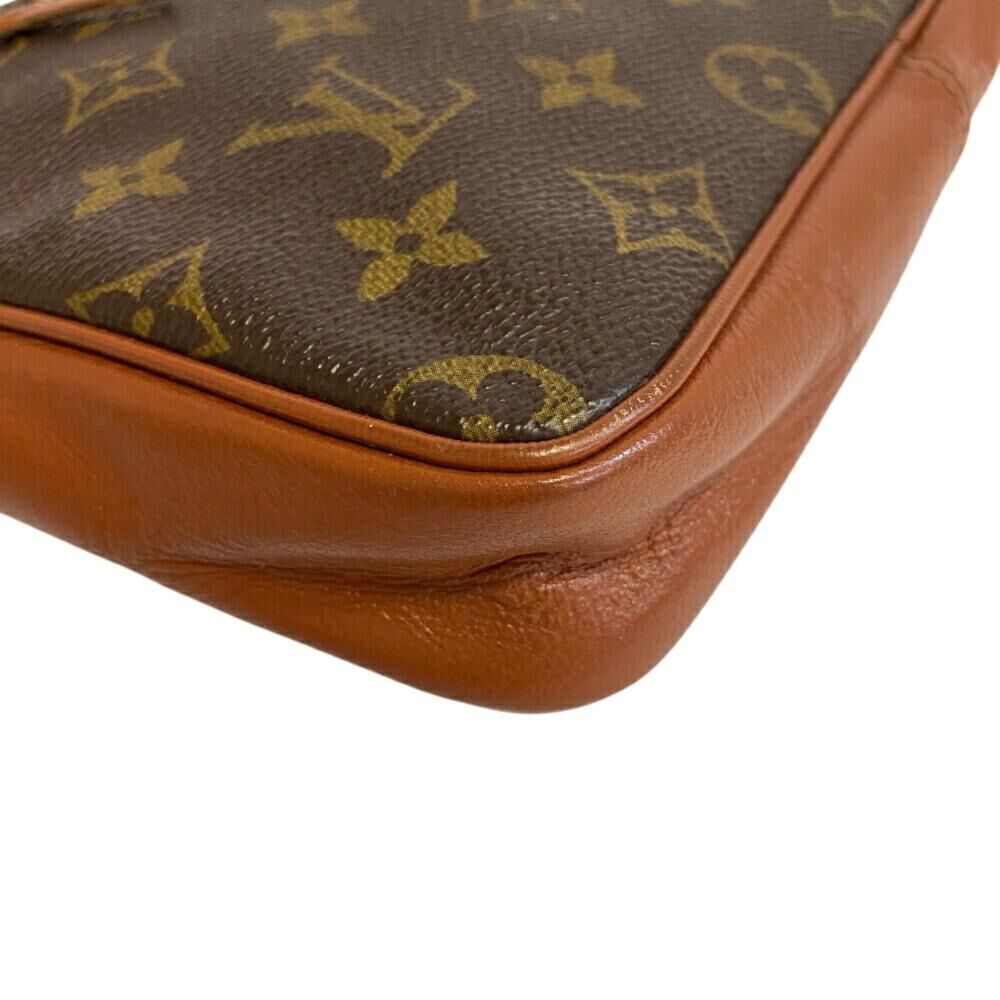 Louis Vuitton Clutch