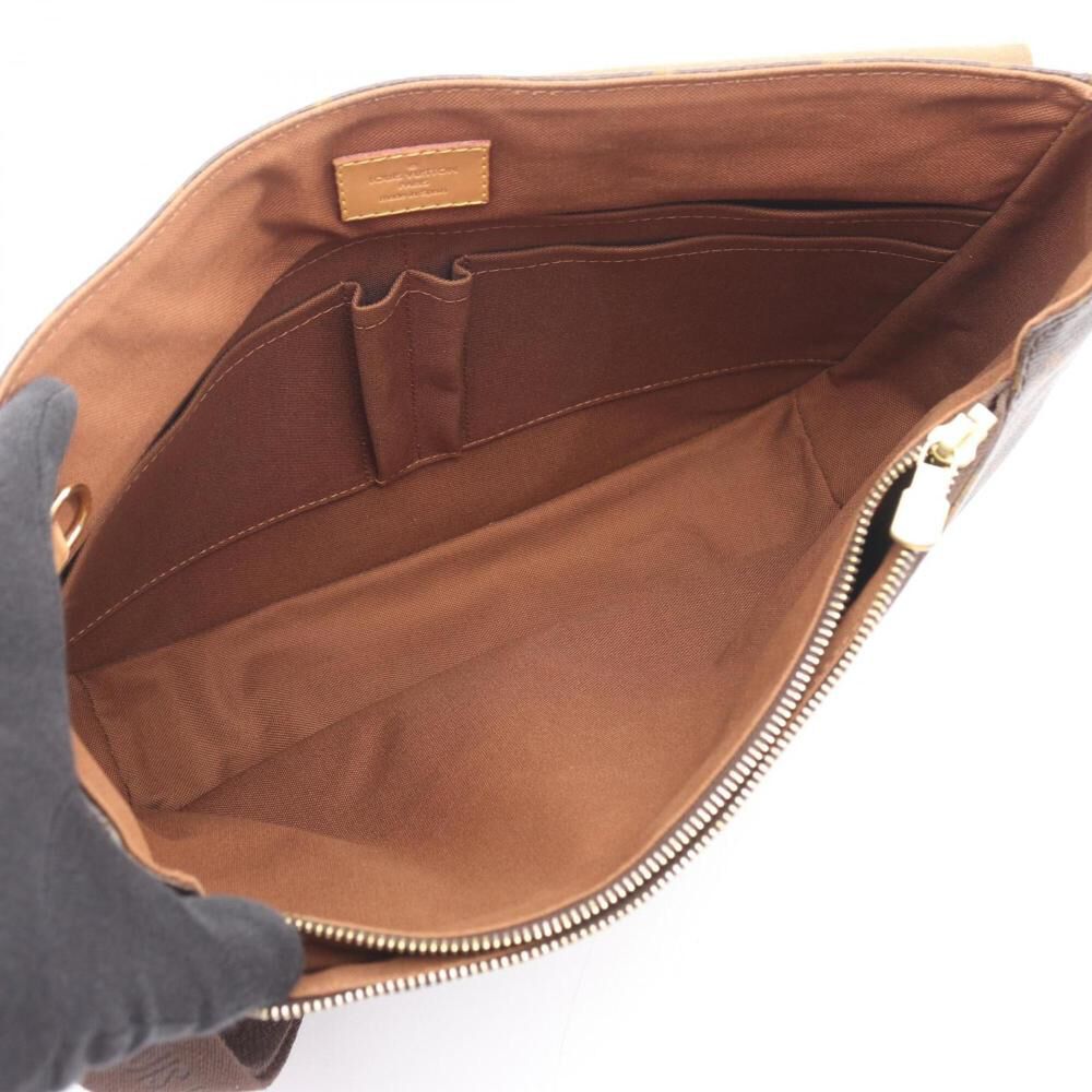 Louis Vuitton Messenger