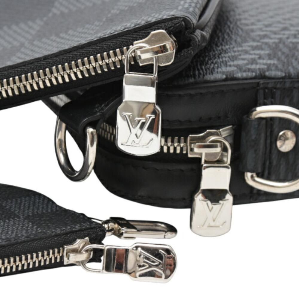 Louis Vuitton Shoulder Bags