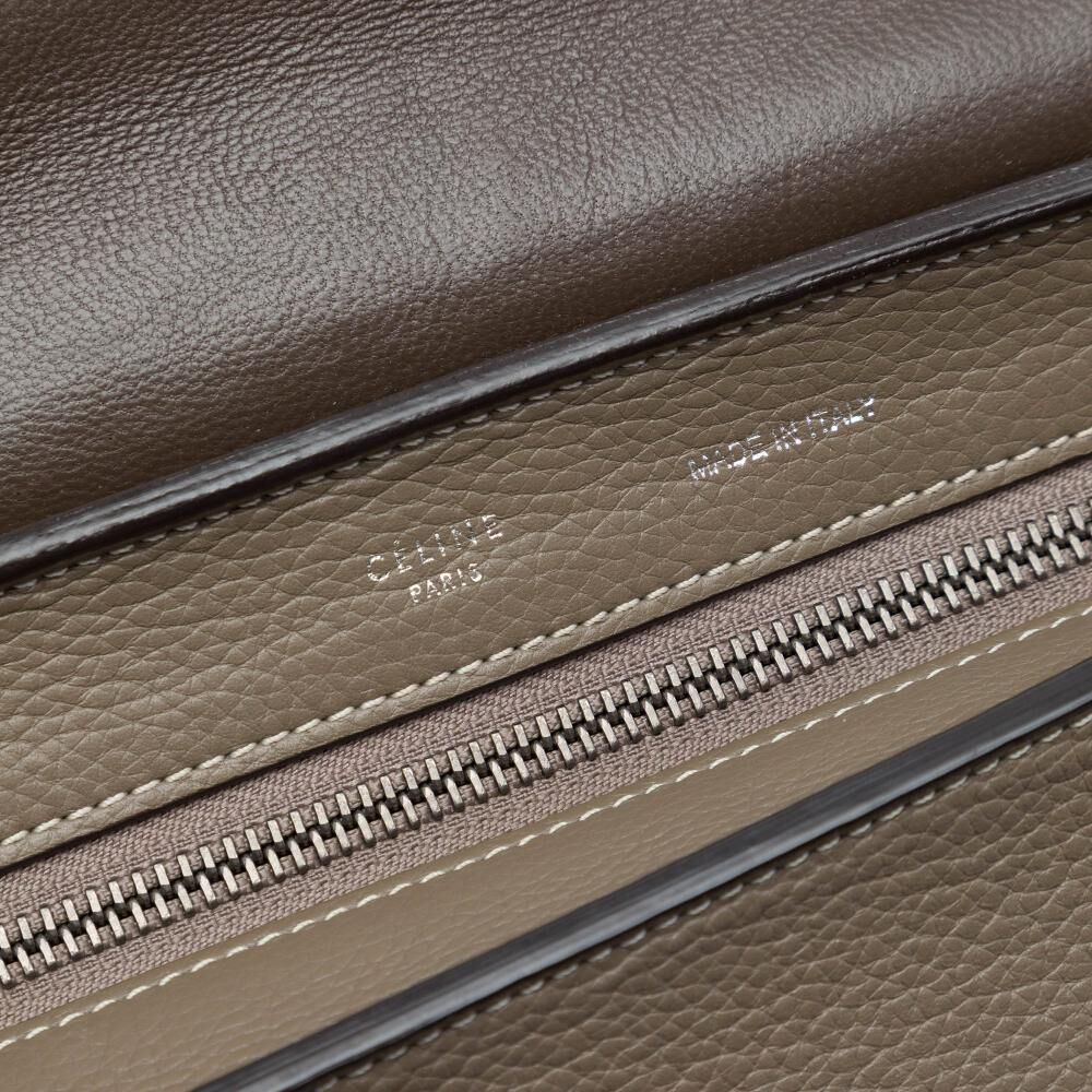 C&eacute;line Trapeze