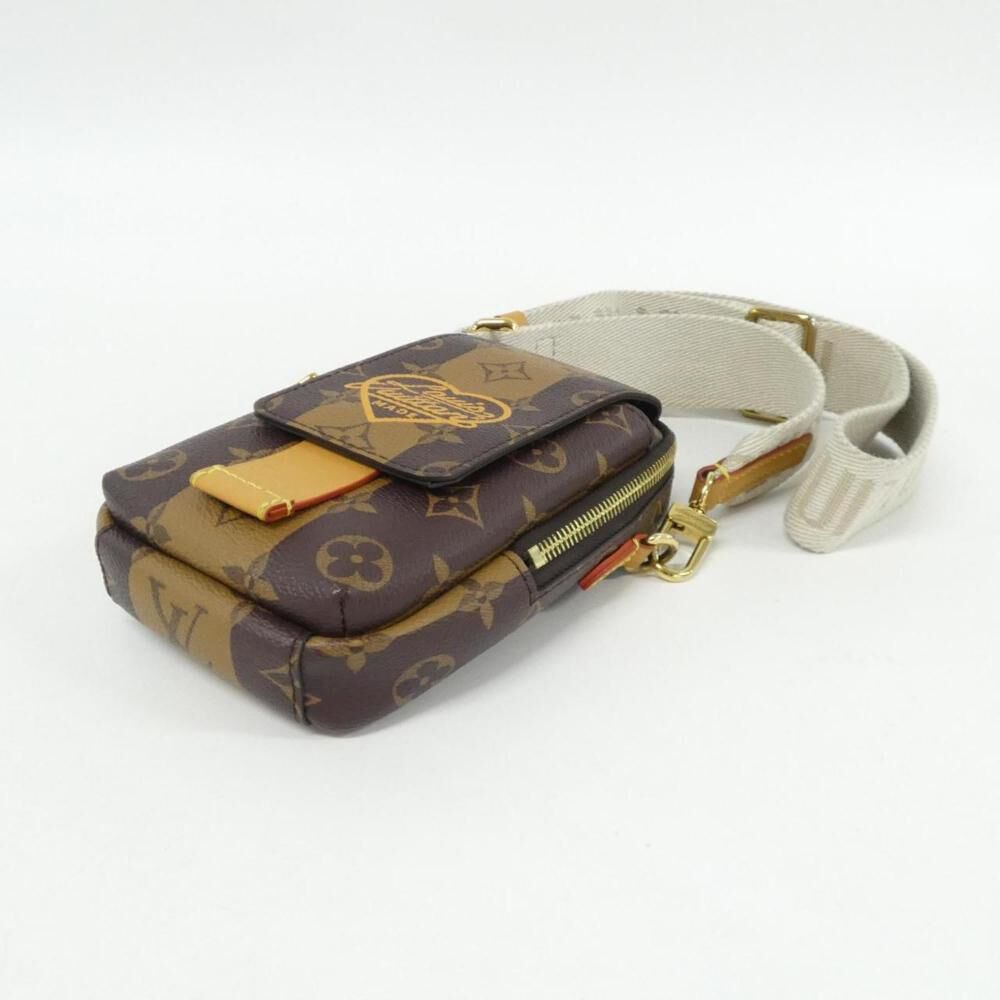 Louis Vuitton Shoulder Bags