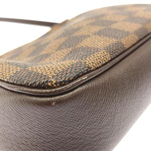 Louis Vuitton Trousse Makeup