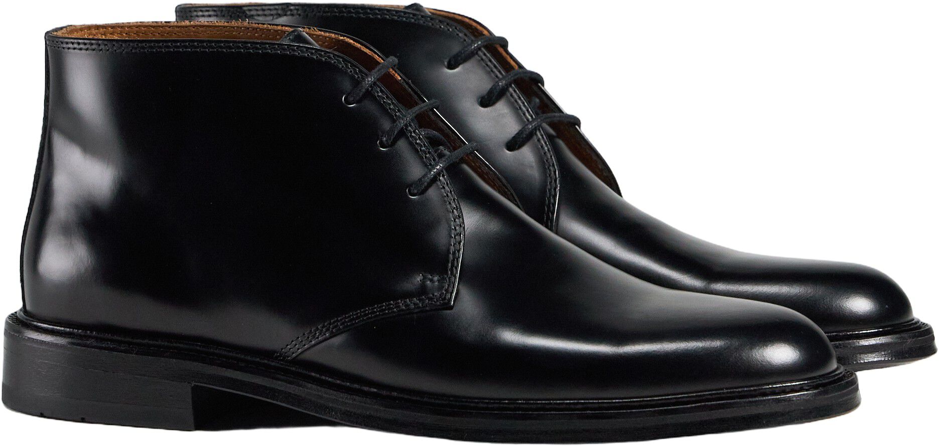 Laced boot