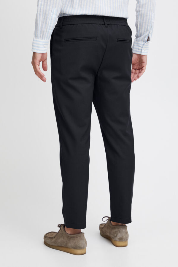 CFMARC performance pants with pleat