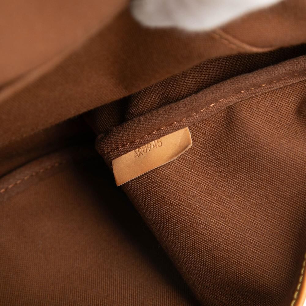 Louis Vuitton Saumur