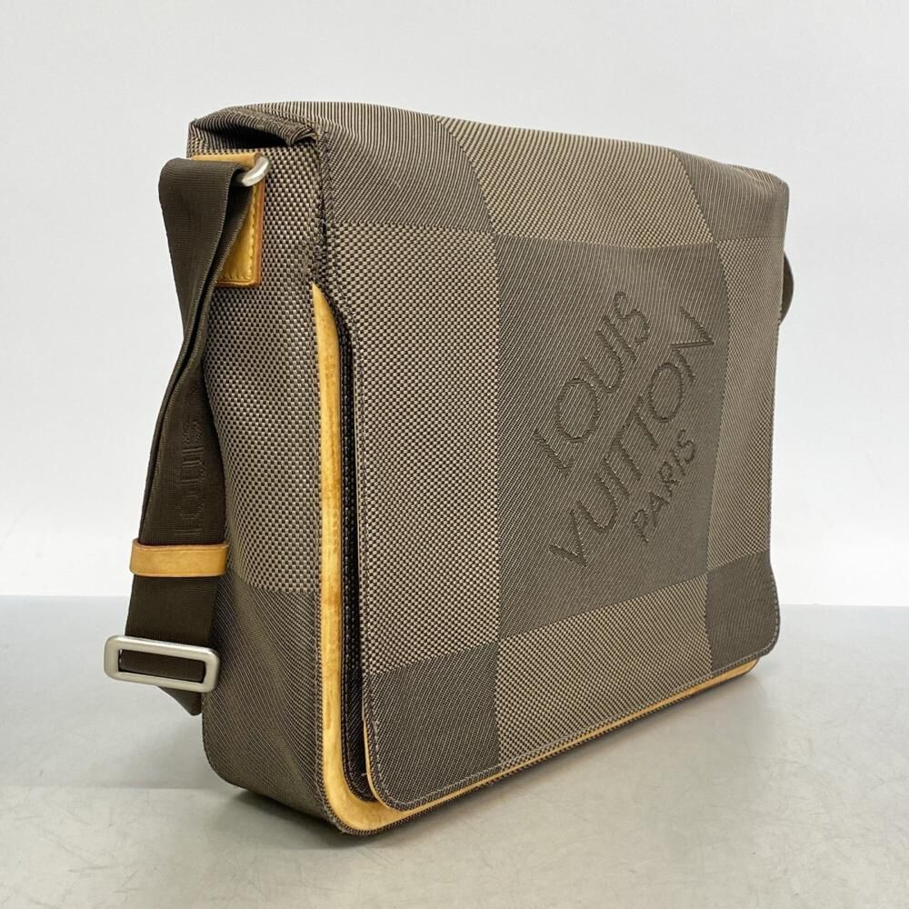 Louis Vuitton Shoulder Bags