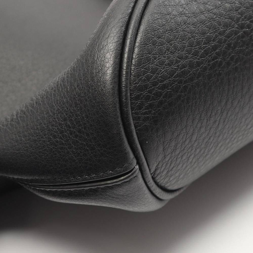 Yves Saint Laurent Shoulder Bag