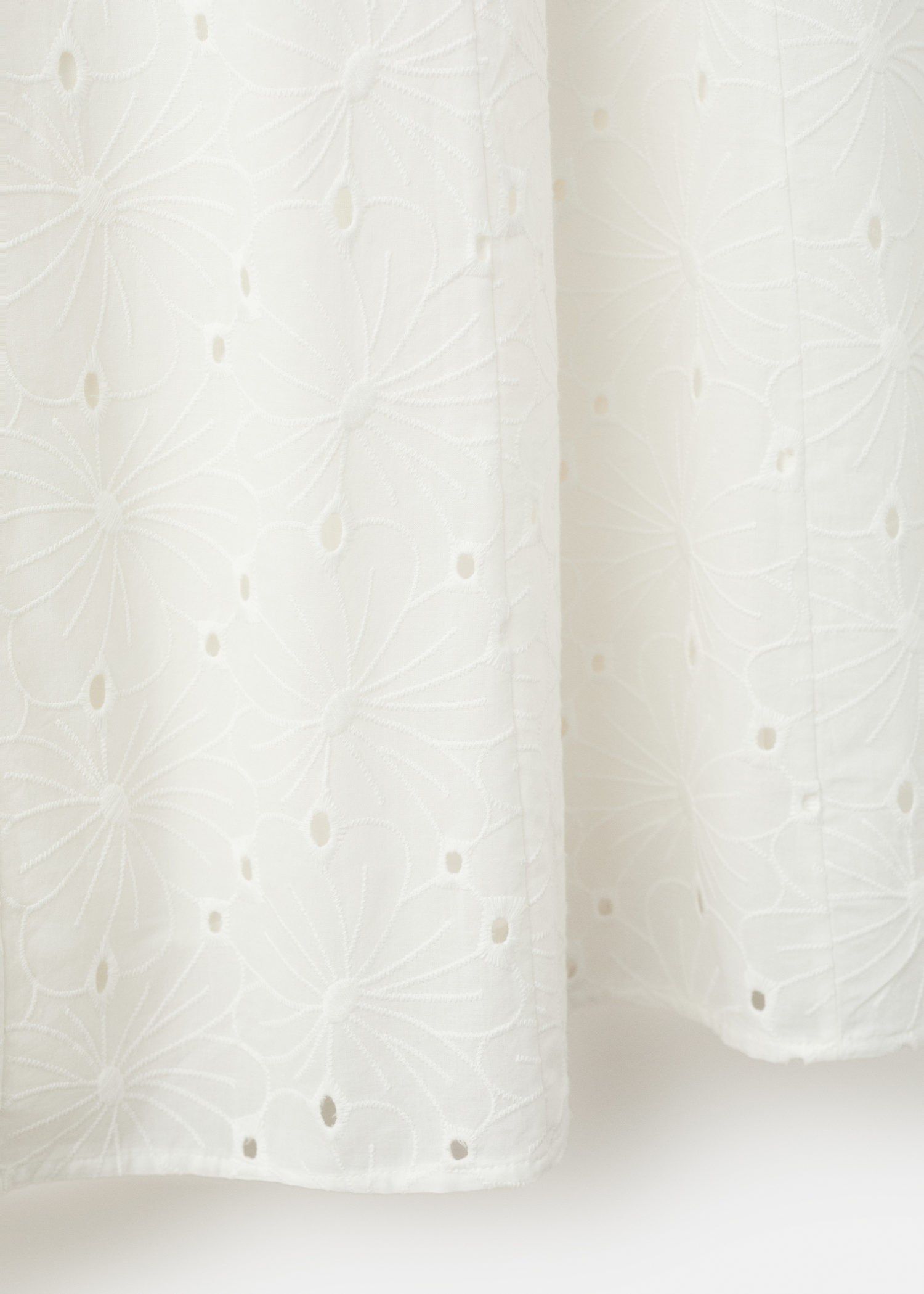 Embroidered lace flared dress