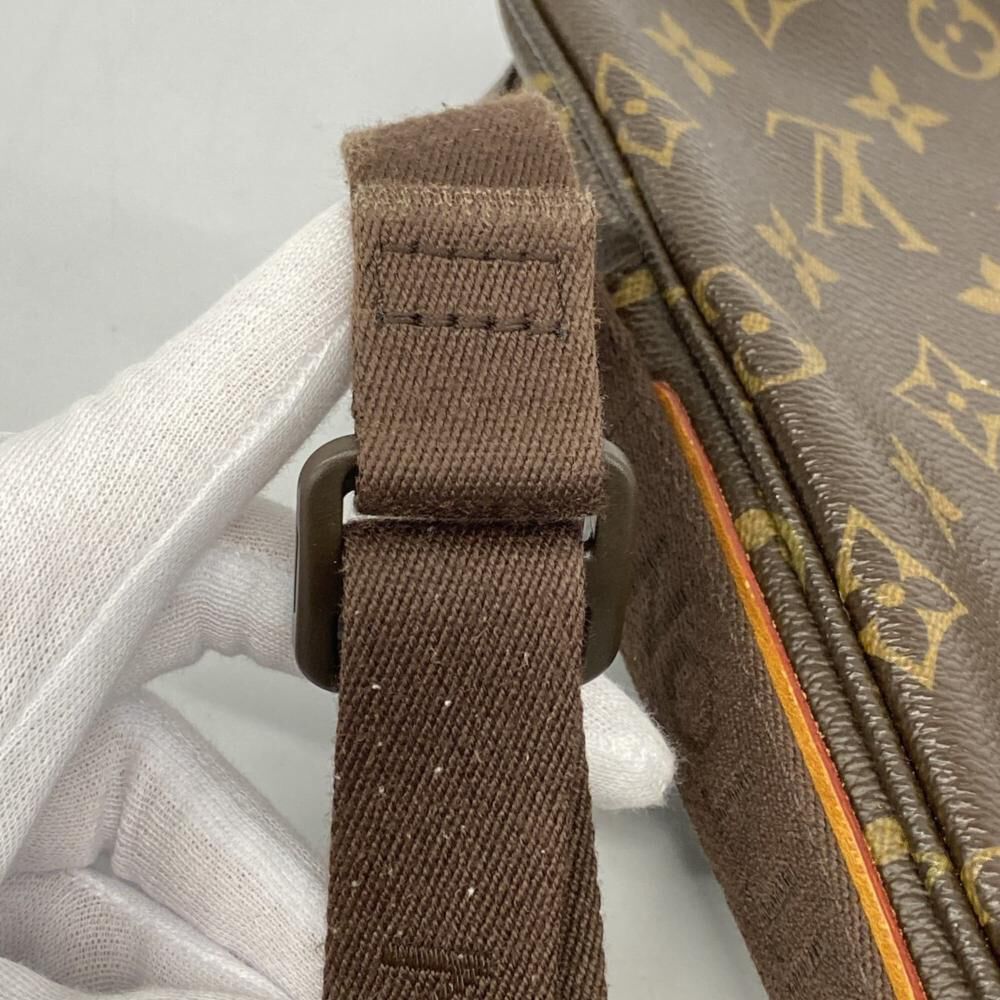 Louis Vuitton Shoulder Bags