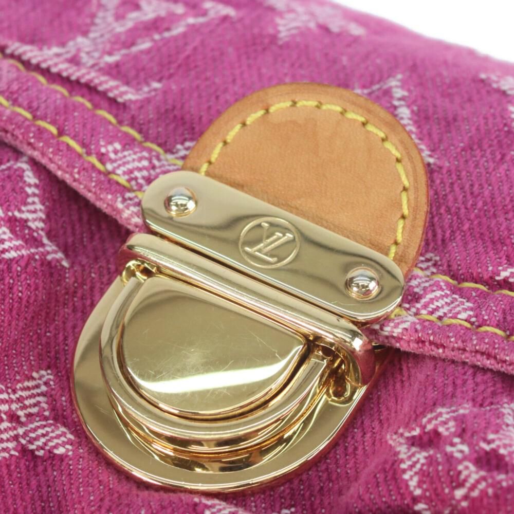 Louis Vuitton Pleaty